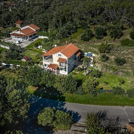 5 Bedroom Unique Ionian House Casa de Férias *