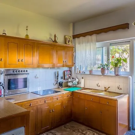 5 Bedroom Unique Ionian House Casa de Férias *