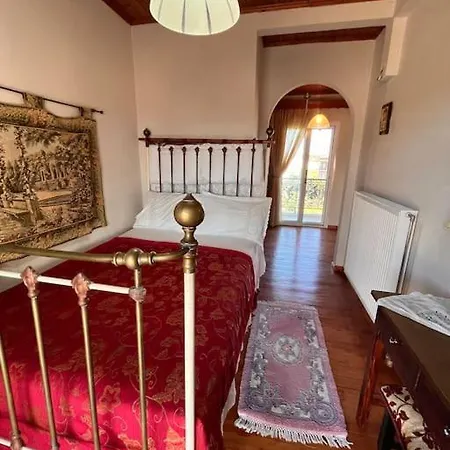 5 Bedroom Unique Ionian House Dom wakacyjny *